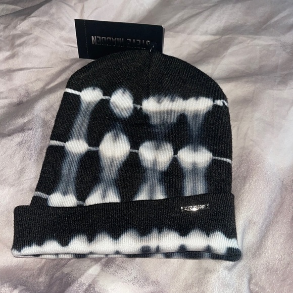 Steve Madden Tie Dye Black Beanie Abstract Unisex - Picture 2 of 2